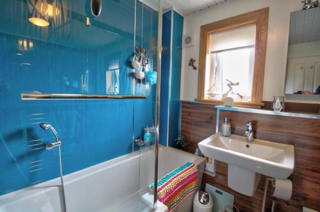 Modern Bathroom With Shower