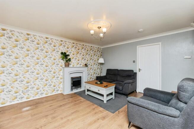 3 bed Semi-Detached for sale Image 11