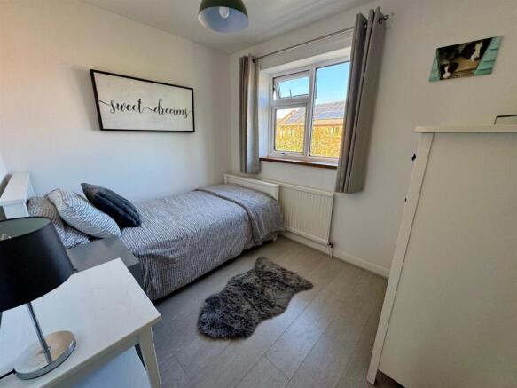 Bed 3.jpg