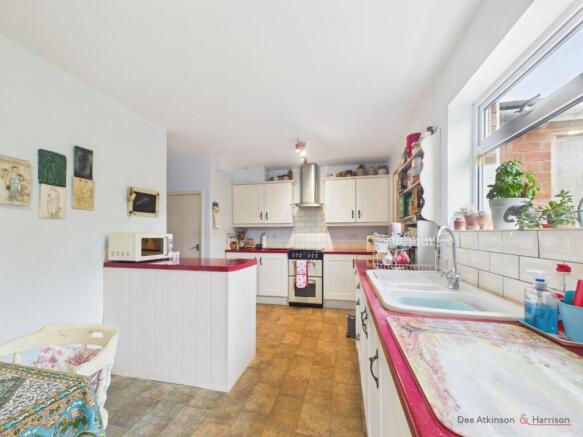Kitchen/Dining Area