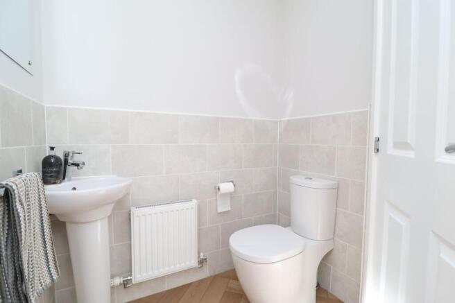 4 bed Detached for sale Image 10