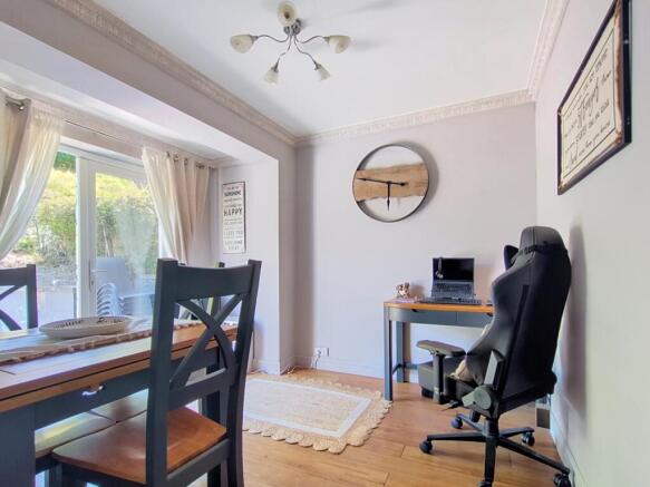 3 bed Semi-Detached for sale Image 6