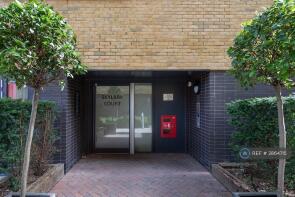 33, Skylark Court, Pipit Drive, London SW15 3AW