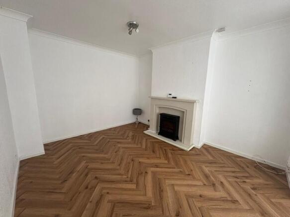 3 bed Semi-Detached to rent Image 6