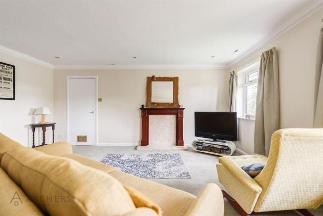 2 bed Flat for sale Image 6
