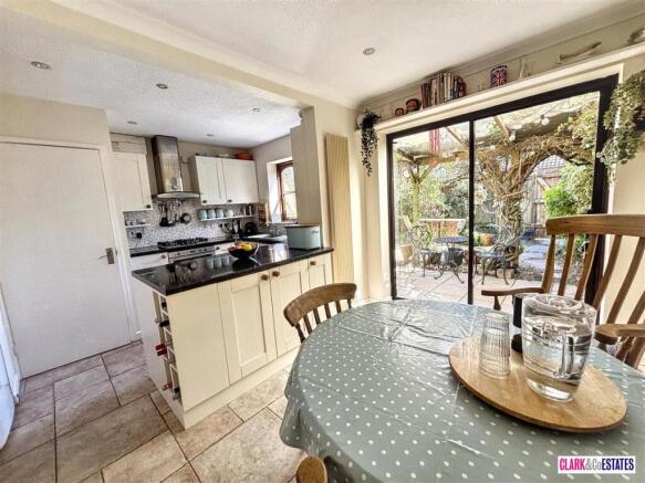 Kitchen diner