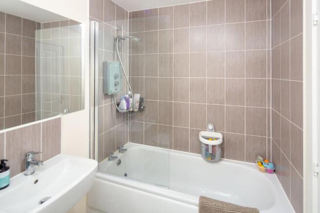 1st Fl - Bathroom