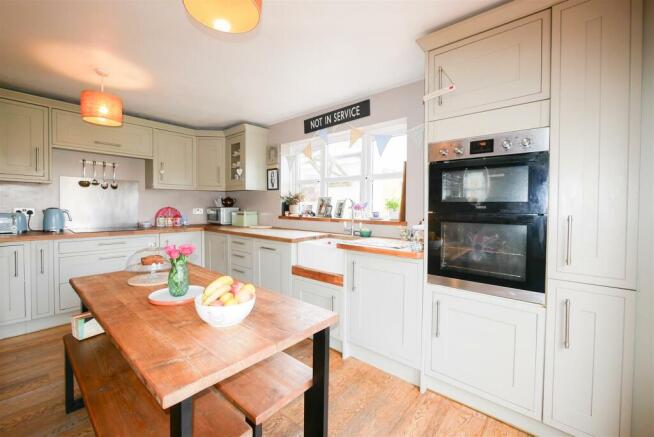 KITCHEN/DINER