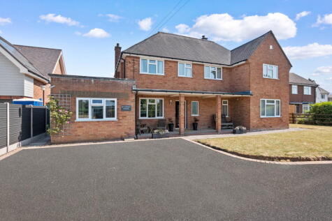 Wychbury House, Jacob Ladder Lane, Claines, Worcester. WR3 7RT