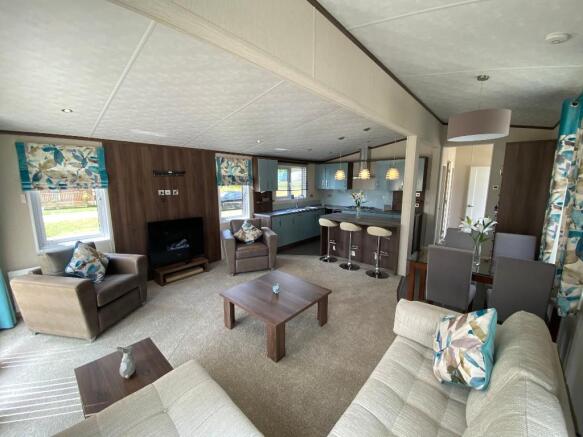 Lounge Front