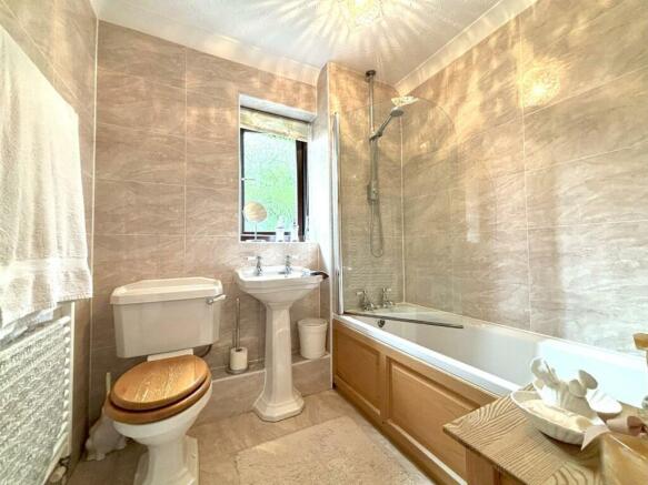 Bathroom.jpg