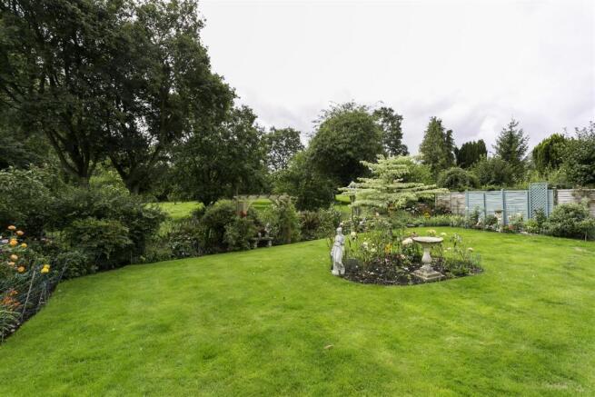 _REAR GARDEN