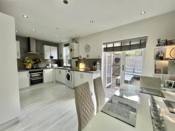 Kitchen/Dining Room