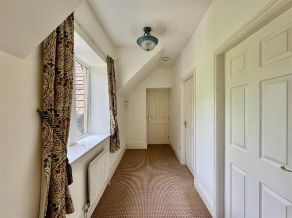 2 bed Apartment for sale Image 8