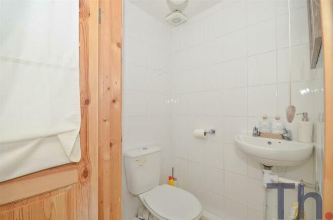 Downstairs Cloakroom WC.JPG