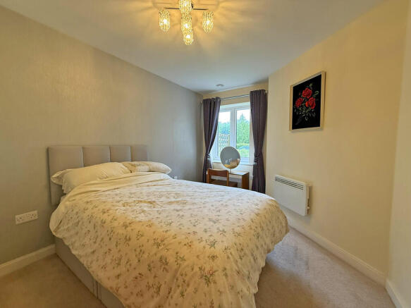 1 bed Ground Flat for sale Image 5