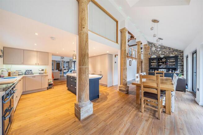 Kitchen/Dining