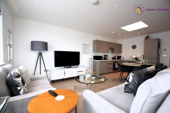 Kitchen/Lounge