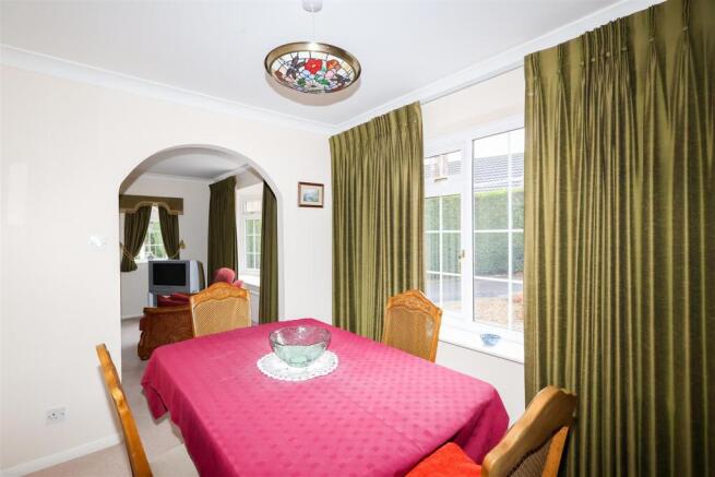 4 bed Detached Bungalow for sale Image 8
