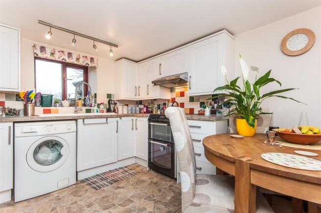Kitchen/ Dining Room