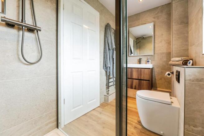 4 bed Town House for sale Image 4