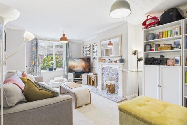 CAM03162G0-PR0367-STILL025