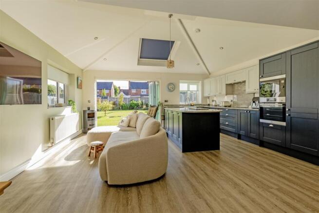 Fabulous Open Plan Dining Kitchen