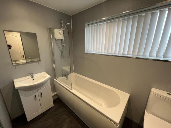 3 bed Semi-Detached to rent Image 8