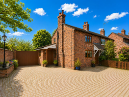 Yew Tree Cottage, London Road, Nantwich CW5 7JU