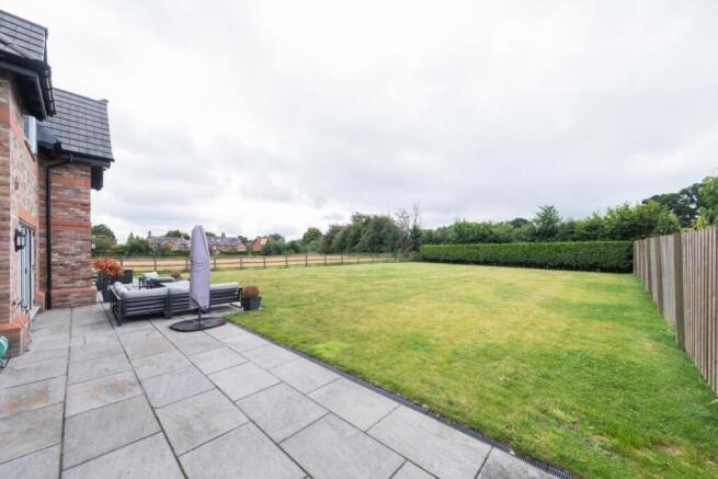 5 Grange Close-057.jpg