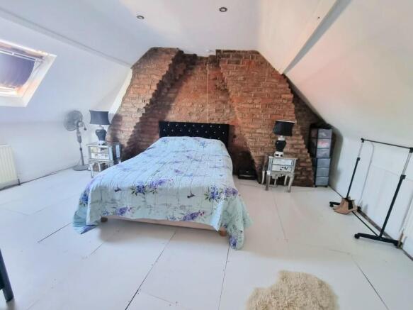 2 bed Flat for sale Image 6