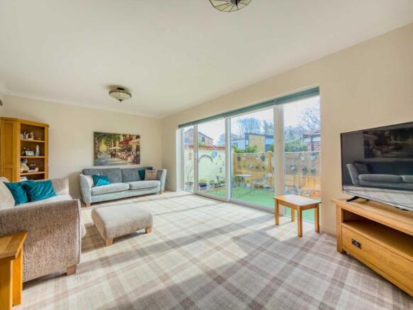 5 bed Detached for sale Image 11