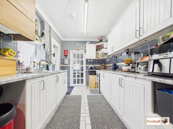 Kitchen / Breakfast Room