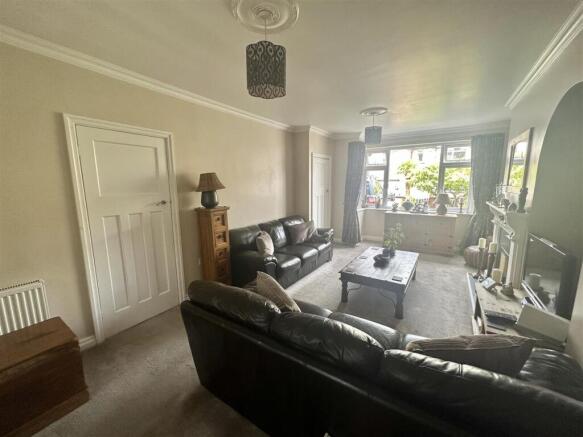 5 bed Semi-Detached for sale Image 10