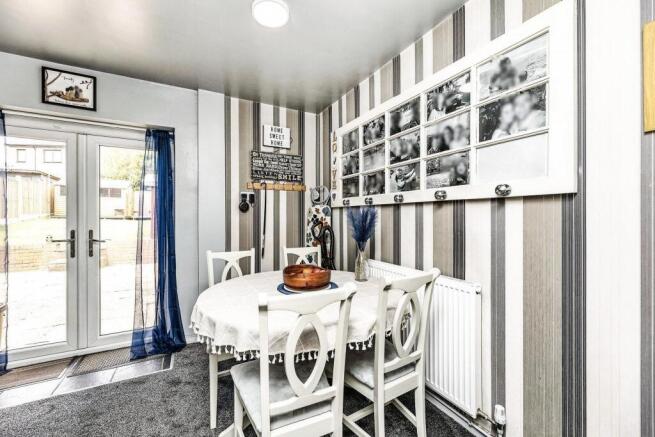 3 bed Semi-Detached for sale Image 6