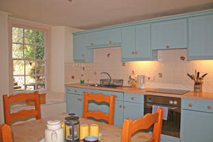 Breakfast/kitchen