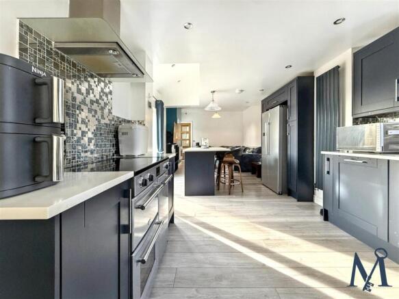 Kitchen Dining Area