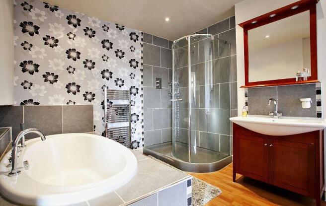 ENSUITE