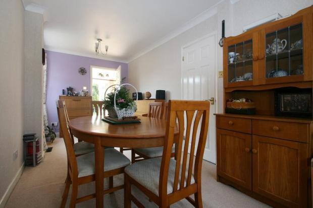 Dining Room/Bed 5