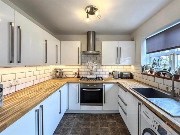3 bed Detached for sale Image 6