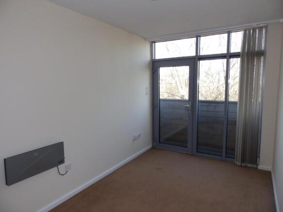 2 bed Flat to rent Image 5