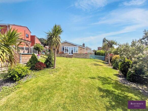 3 bed Detached Bungalow for sale Image 7