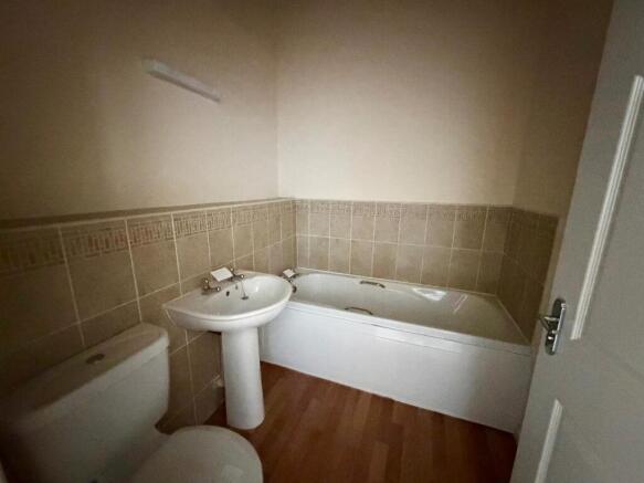 2 bed Flat for sale Image 8