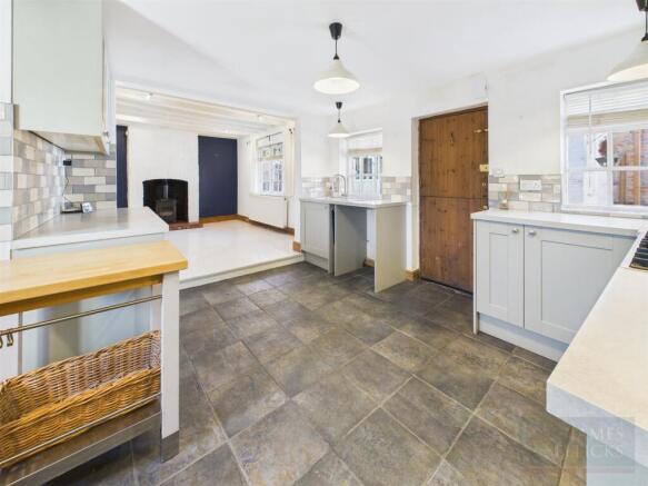 Open-plan kitchen living