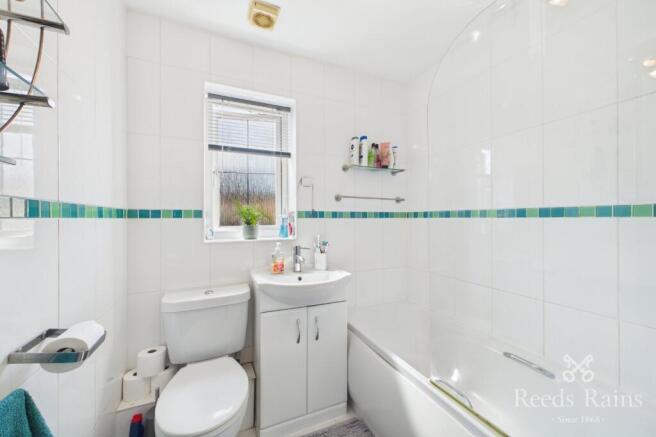 3 bed Terraced for sale Image 5