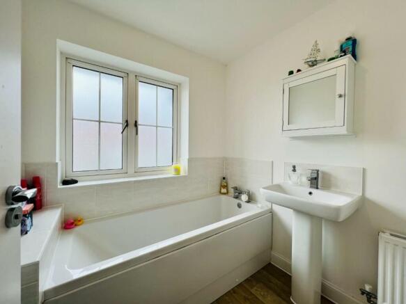 FAMILY BATHROOM