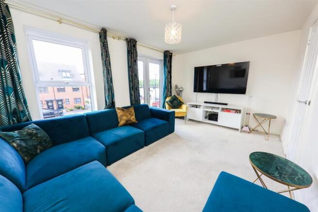4 bed Town House for sale Image 9