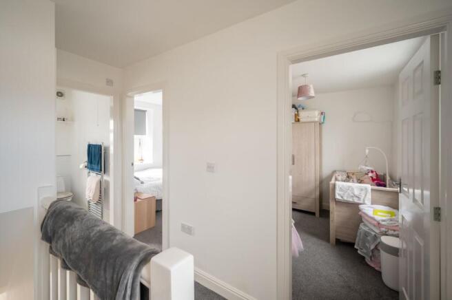 2 bed Terraced to rent Image 6