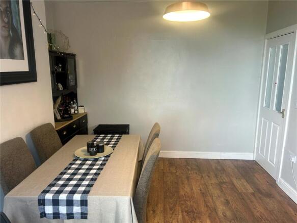 3 bed Semi-Detached for sale Image 6