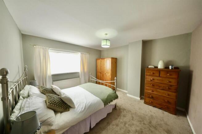 3 bed Semi-Detached for sale Image 11